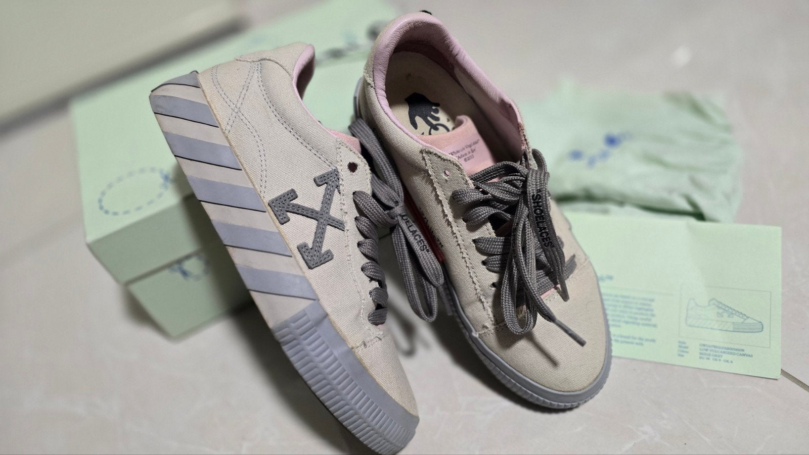 Off-White Low Vulcanized Canvas Sneakers - Maat 39 - Full Se, Off-White, Beige, Ophalen of Verzenden, Sneakers of Gympen