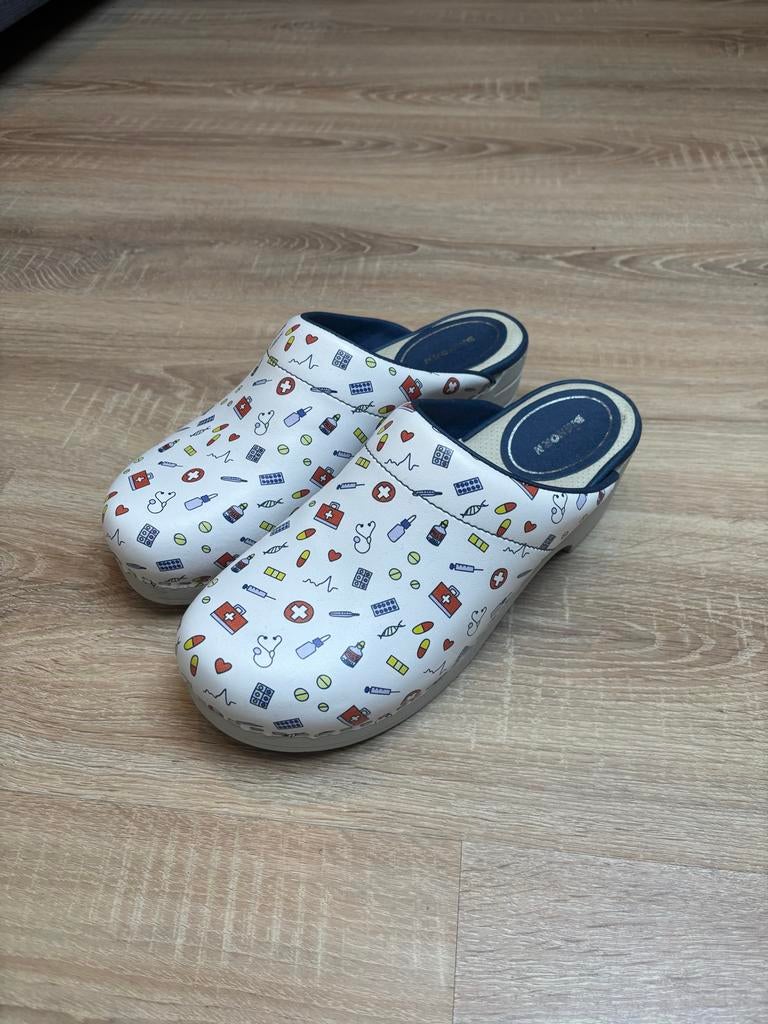 Comfortabele Verpleegkundige Klompen Maat 41, Kleding | Dames, Schoenen, Ophalen, Zo goed als nieuw, Wit, Instappers
