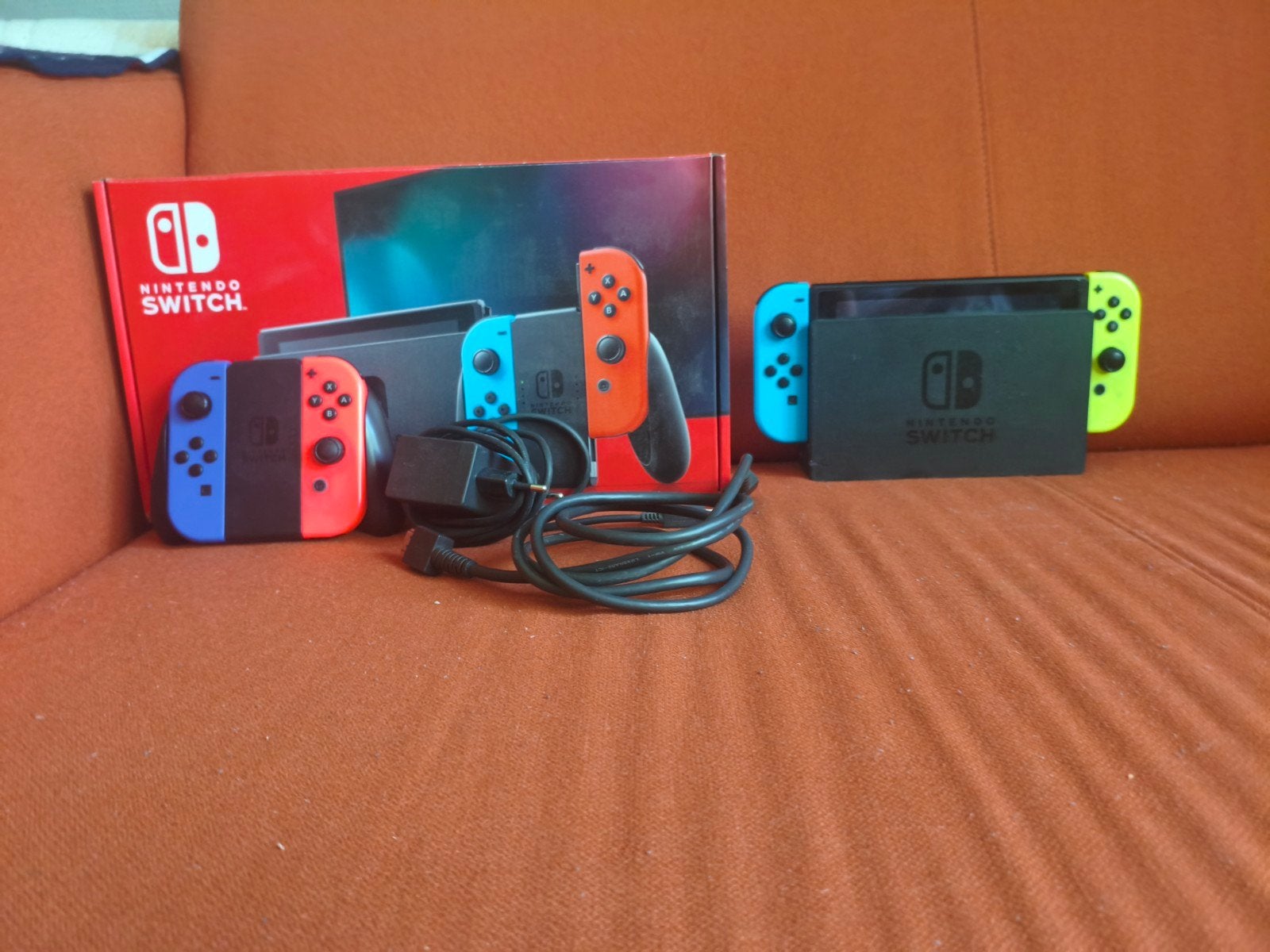 Nintendo Switch met 2 extra joycons+houder, Verzenden, Zo goed als nieuw, Met 3 controllers of meer, Switch Original