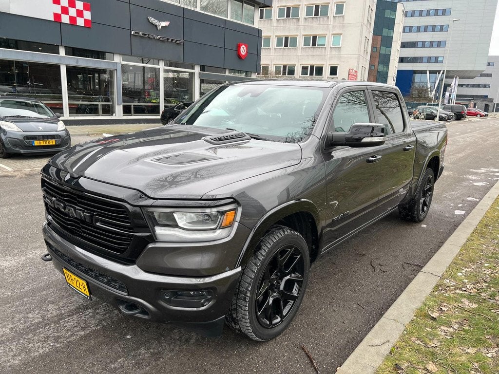Dodge Ram 1500 5.7 V8 4x4 Crew Cab Laramie Sport package, Auto's, Dodge, Automaat, Gebruikt, 5654 cc, Origineel Nederlands