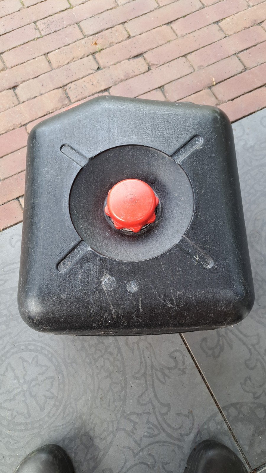 Vuilwatertank voor caravan of camper, Ophalen