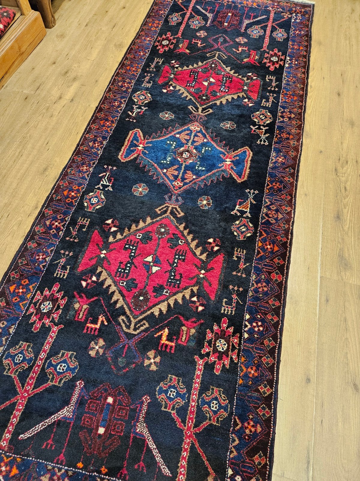 Vintage handgeknoopt perzisch tapijt loper hamadan 302x108, Info@SlatsAntiek.nl, Gebruikt, 100 tot 150 cm, Perzisch