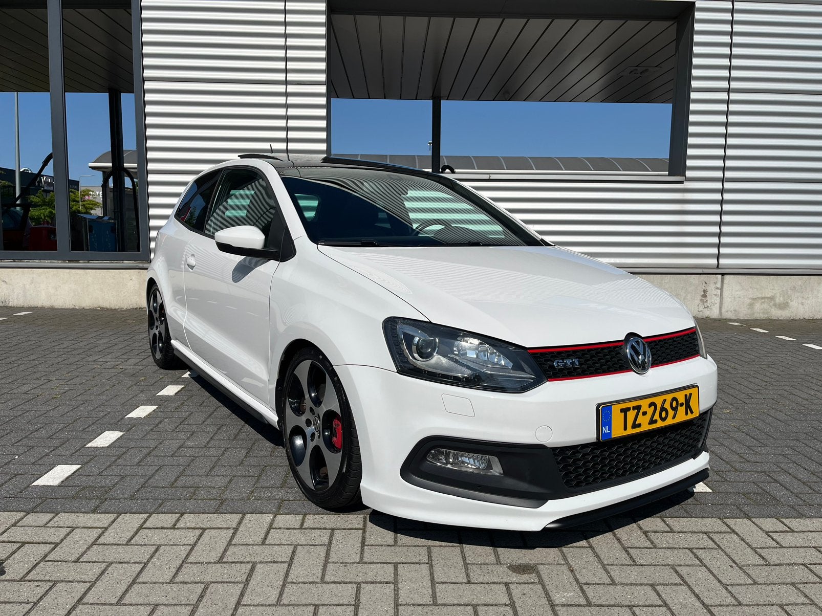 VW Polo 6R GTI Airride Pano Forge BNHF, Euro 5, Stof, 1169 kg, Zwart