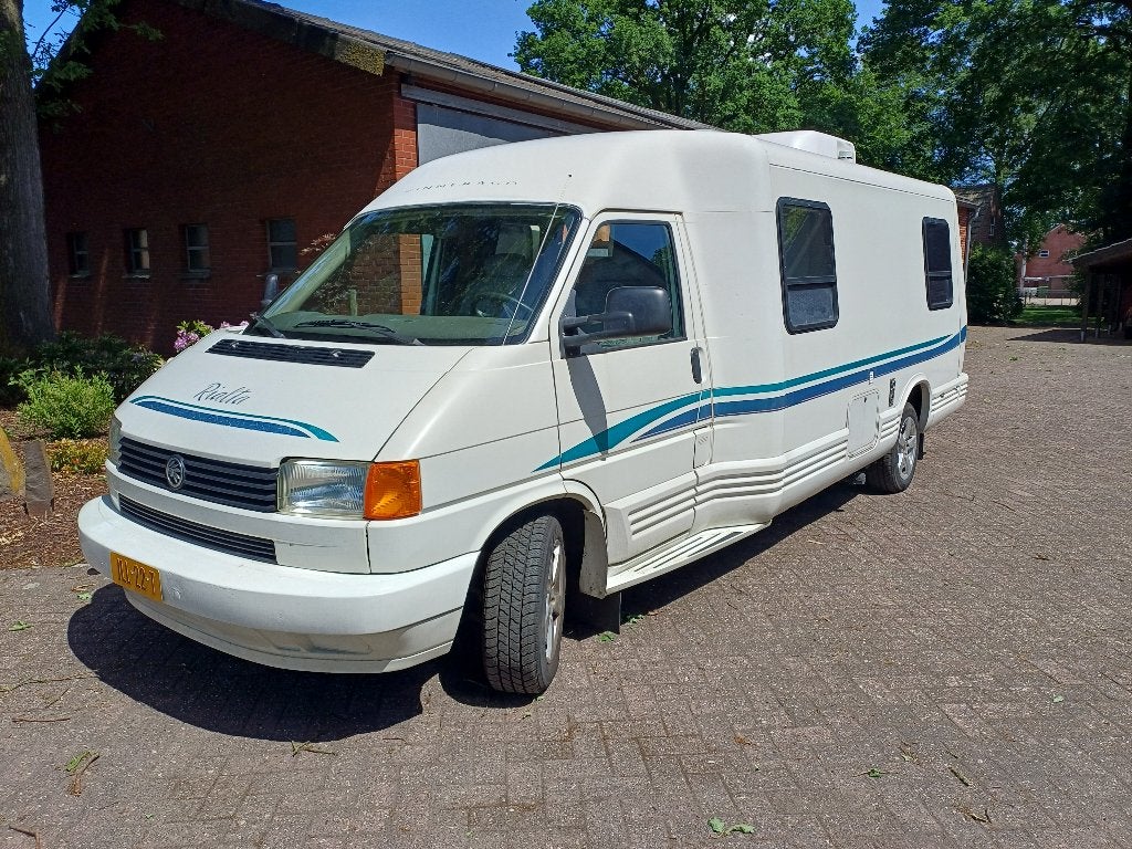 VW Rialta Winnebago. Compacte Usa camper op VW T4 techniek., Automaat, Koelkast, Volkswagen, 6 tot 7 meter