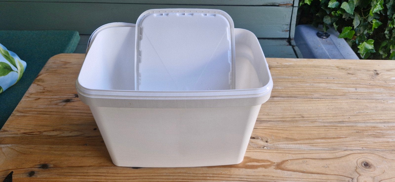 20 liter emmers met deksel en hengsel, Dieren en Toebehoren, Dierenvoeding, Ophalen