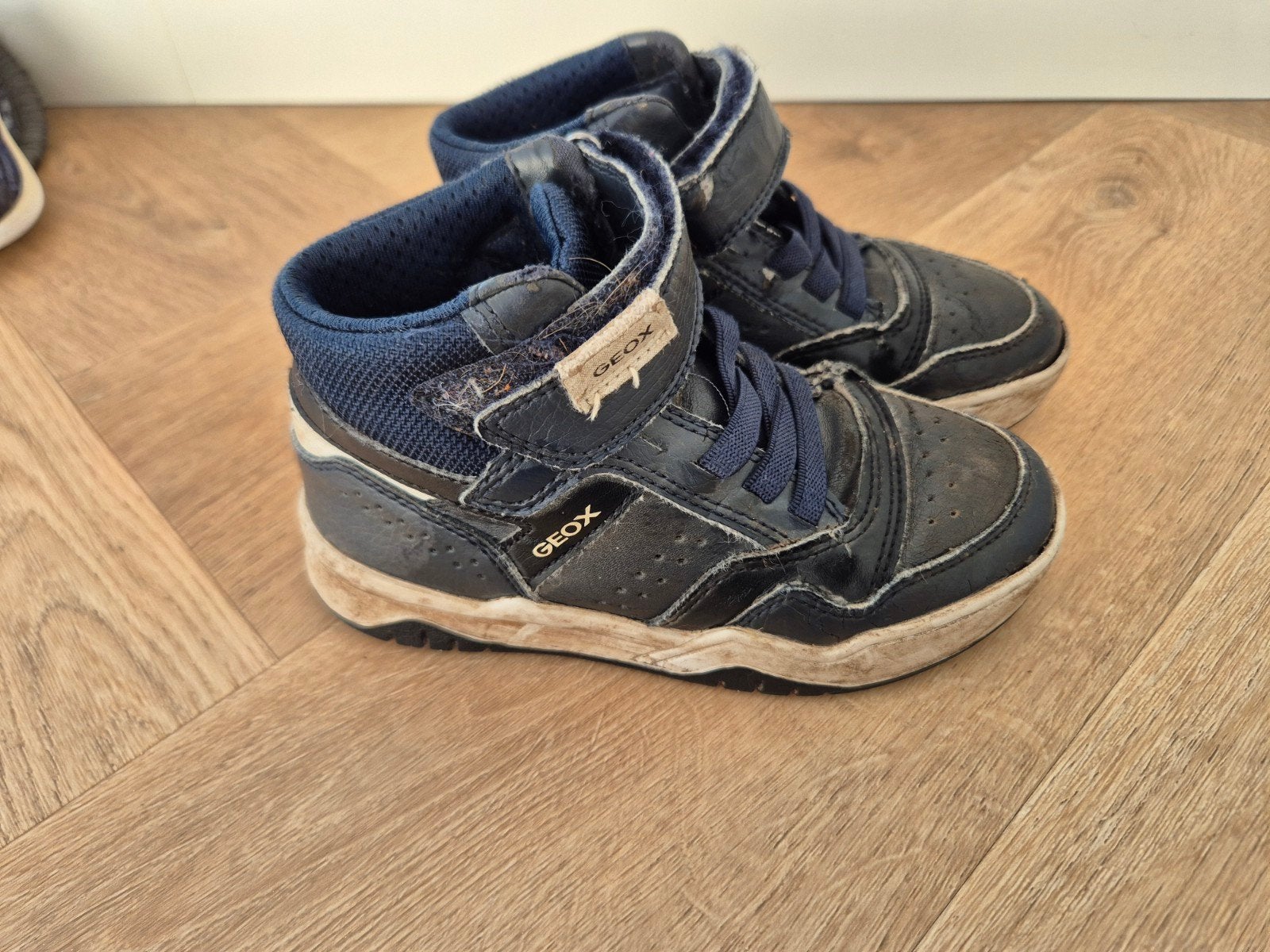 Geox sneakers maat 28, Gebruikt, Schoenen, Ophalen of Verzenden, Jongen