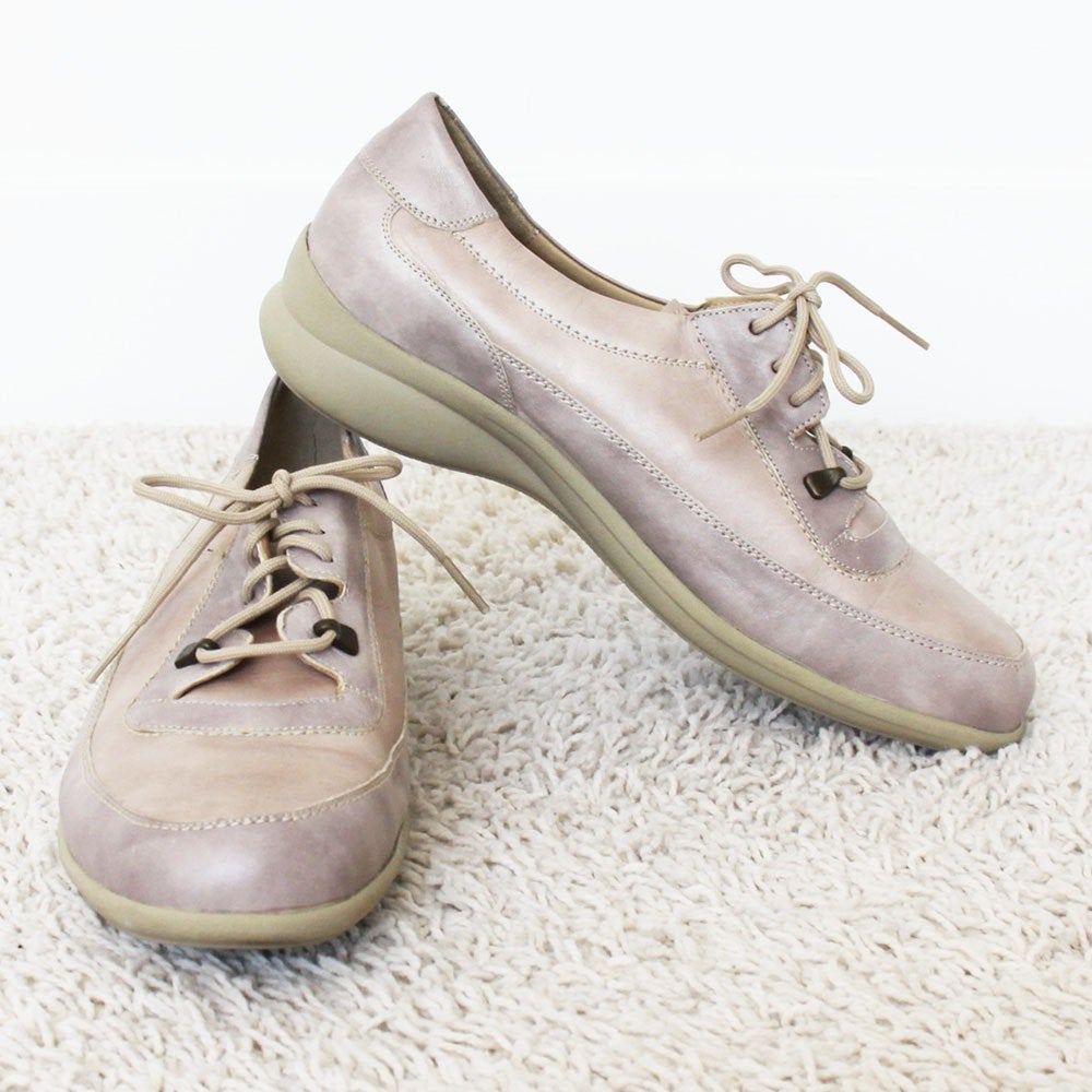 Zeer Mooie Leren Durea Sneakers - 31 (Maat 6½/40) € 85,-, Kleding | Dames, Durea, Beige, Ophalen of Verzenden, Sneakers of Gympen