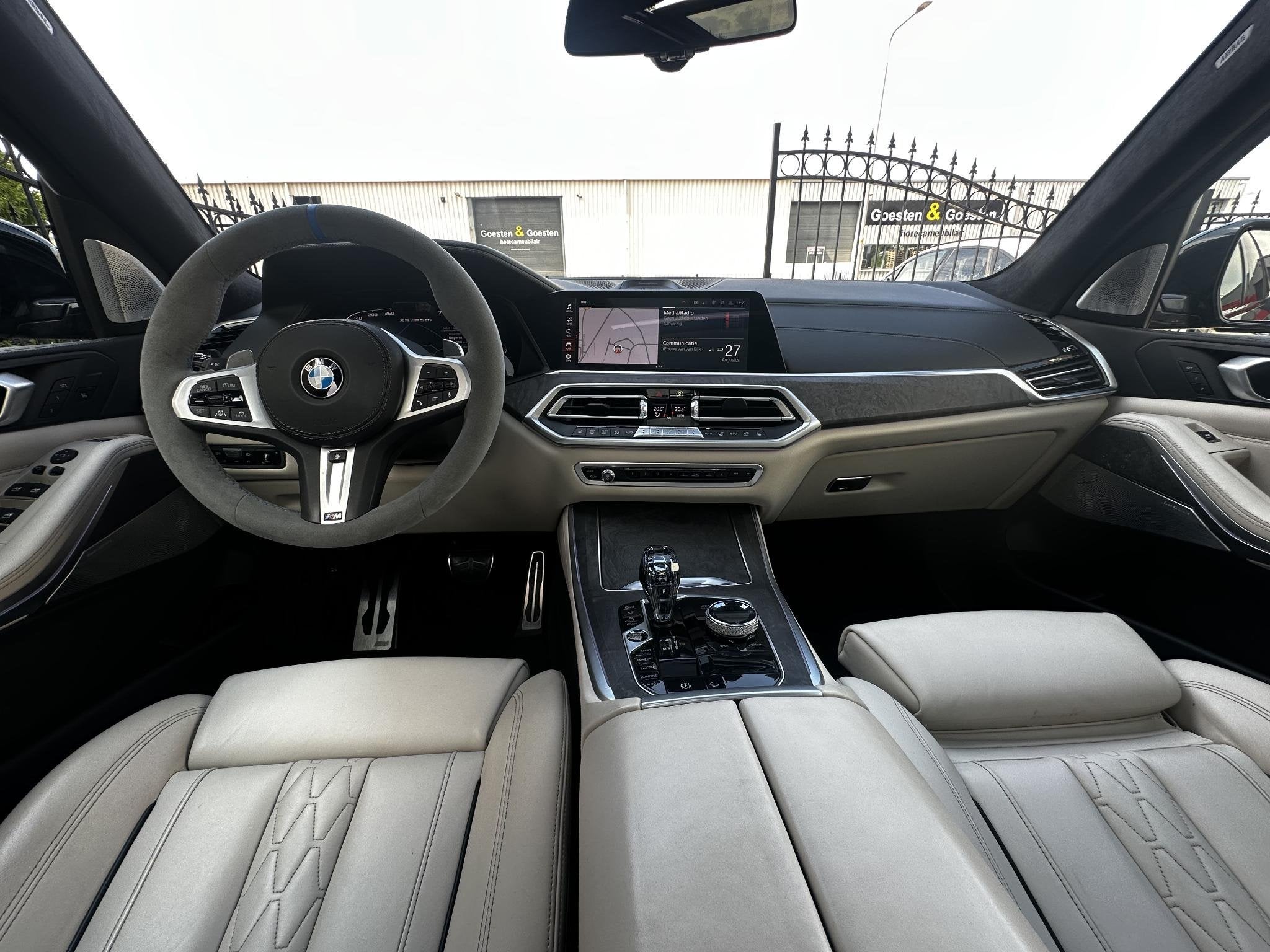 BMW X5 M50i High Executive BMW X5 m50i, Auto's, Dealer onderhouden, Gebruikt, 4395 cc, Bedrijf