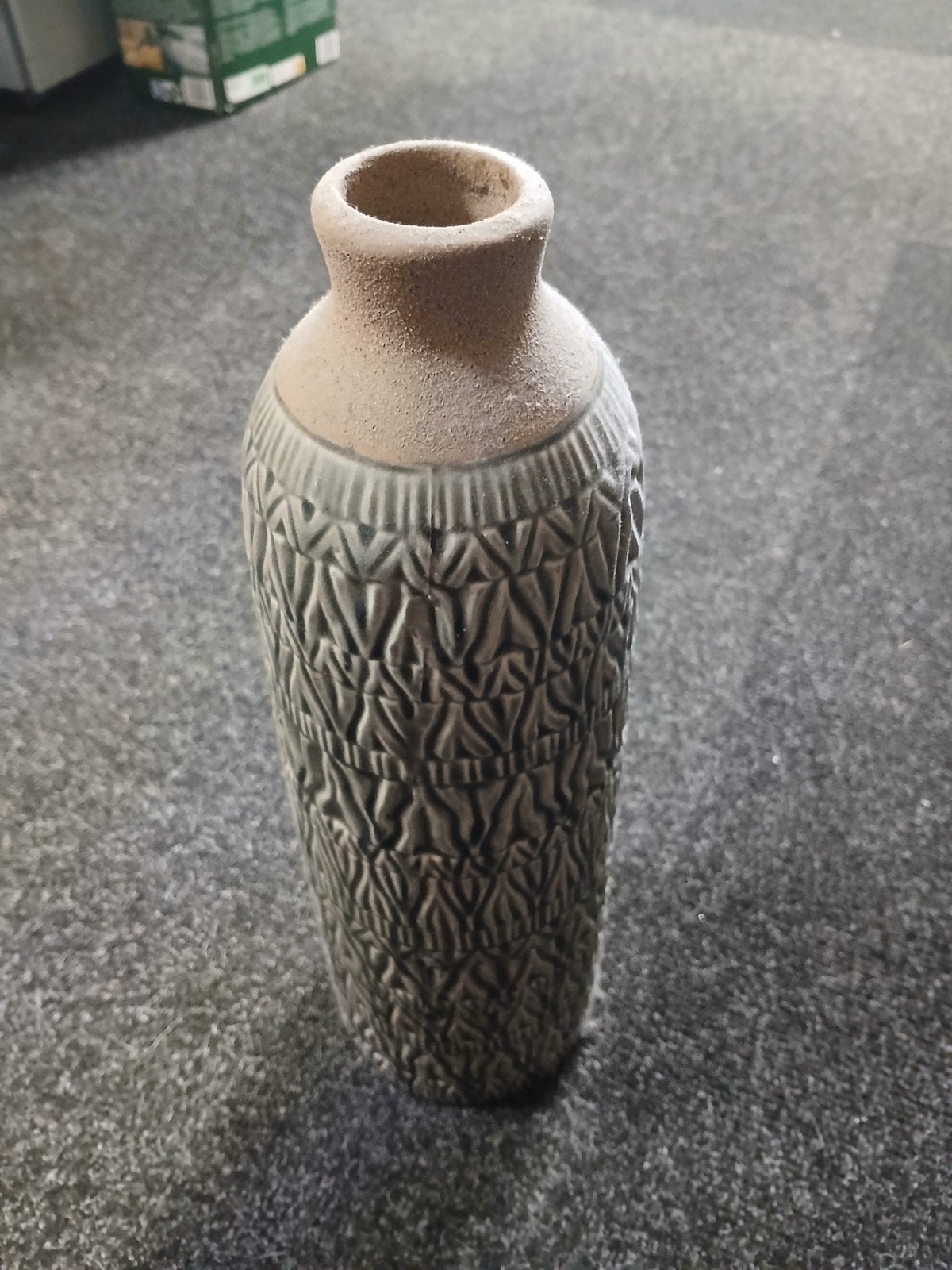 Decoratieve vaas met reliëfpatroon, Antiek en Kunst, Ophalen of Verzenden
