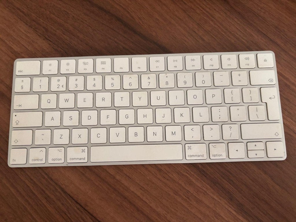 Apple Magic Keyboard - Zo goed als nieuw, Multimediatoetsen, Ophalen of Verzenden, Zo goed als nieuw, Draadloos