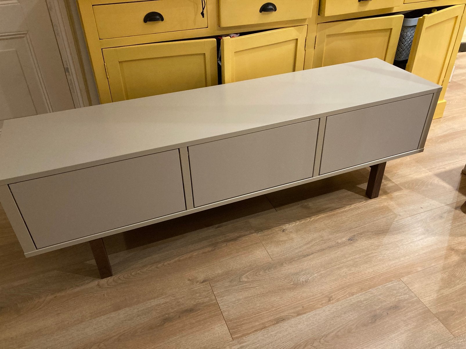 PRACHTIG IKEA STOCKHOLM TV MEUBEL, Huis en Inrichting, Ophalen, Gebruikt, 150 tot 200 cm, Minder dan 100 cm