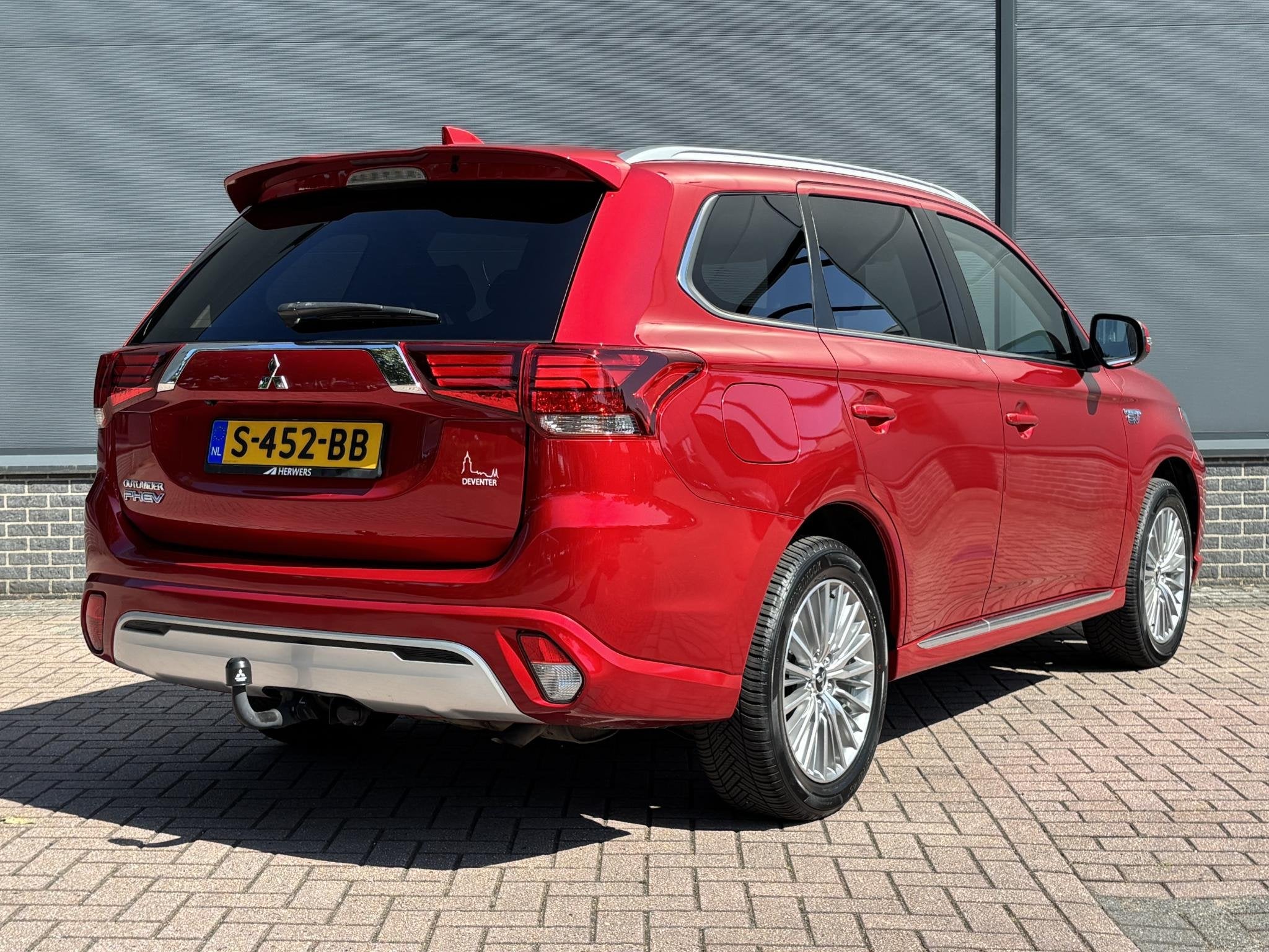 Mitsubishi Outlander 2.4 PHEV Intense+ / 1500 kg Trekgewicht, Auto's, Automaat, Euro 6, 4 cilinders, 1865 kg