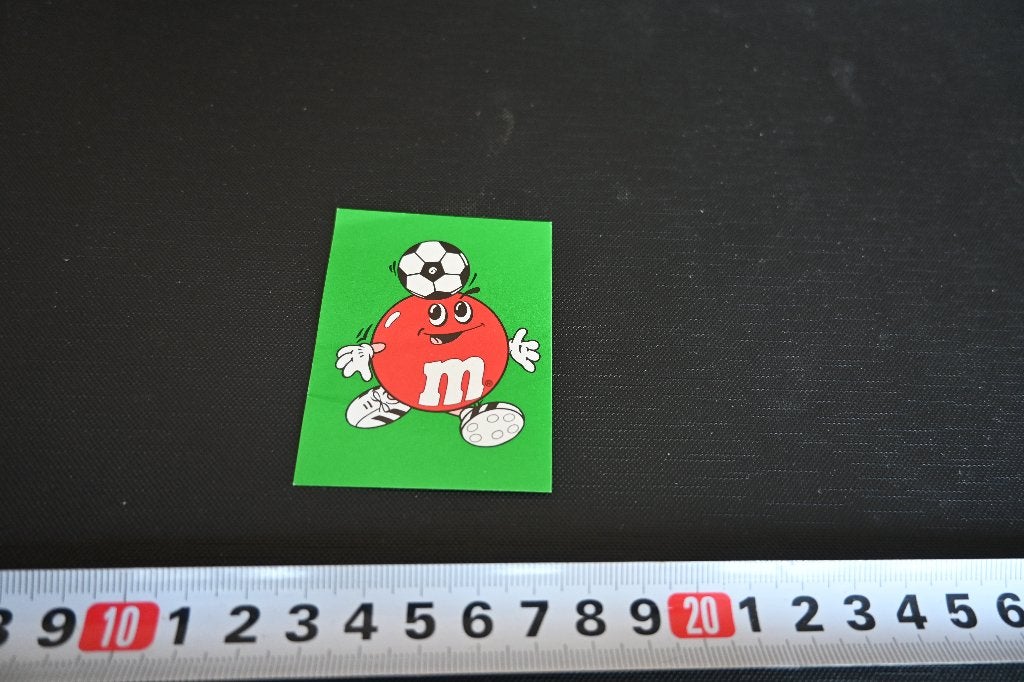 sticker mars 1994 M&M's strip voetbal rood 177, Ophalen of Verzenden, Zo goed als nieuw