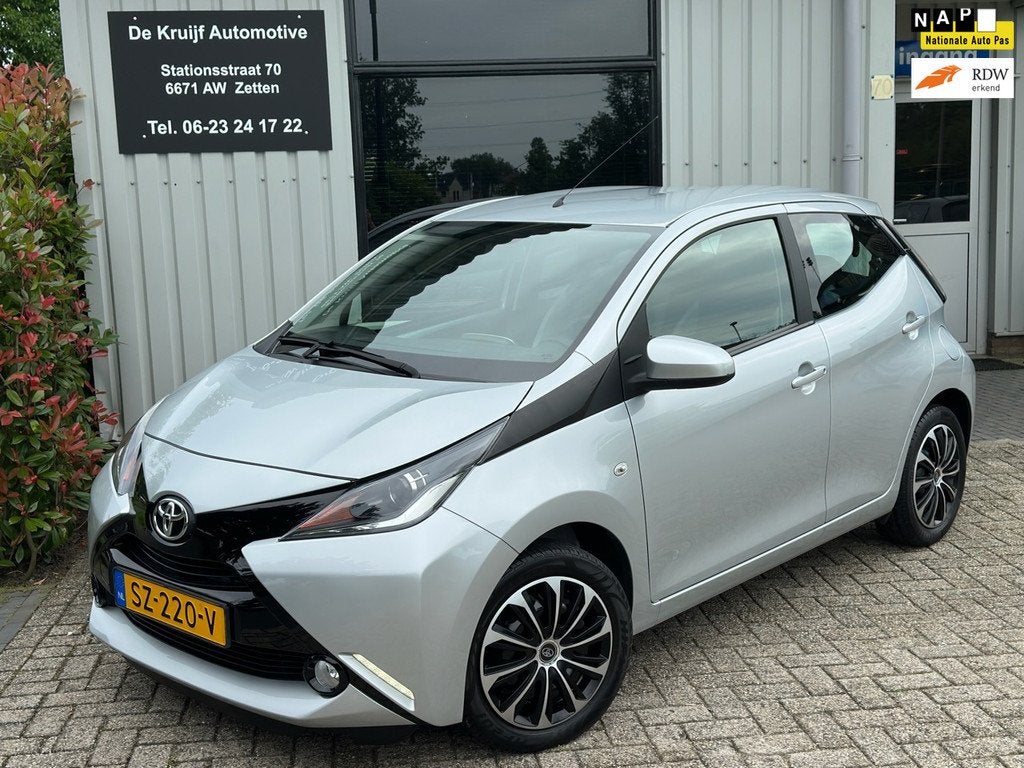 Toyota Aygo 1.0 VVT-i x-nav|CAMERA|CARPLAY|LED|RIJKLAAR|NAP|, Auto's, Toyota, Bedrijf, Te koop, Aygo, ABS, Achteruitrijcamera