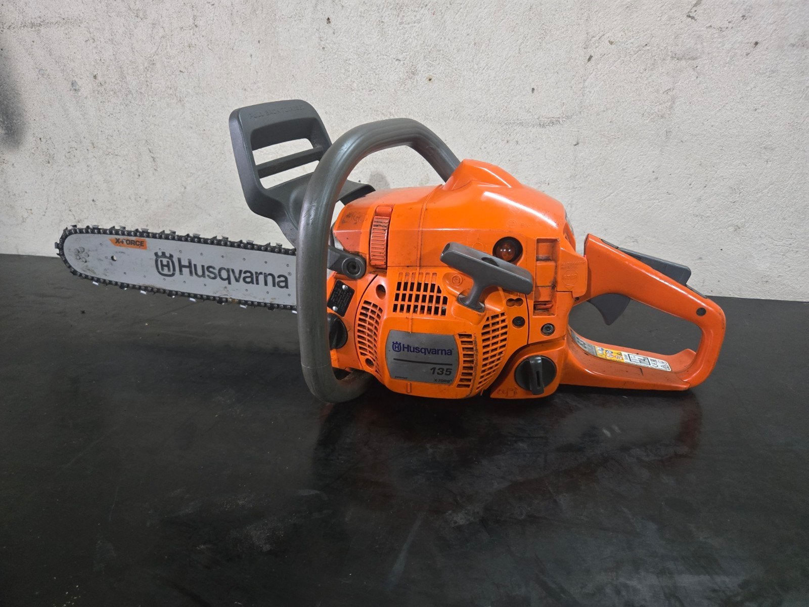 Husqvarna 135 kettingzaag | Nieuwe cilinder + zuiger | 38cm, Overige soorten, Ophalen of Verzenden, Zo goed als nieuw, Husqvarna 135 kettingzaag gereviseerd