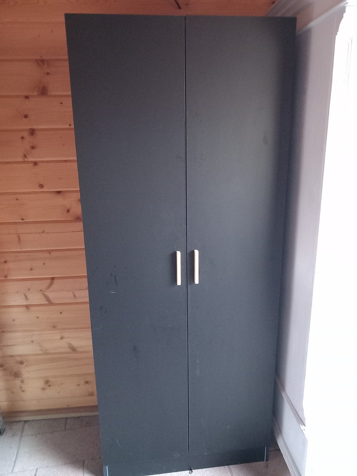 Zwarte kast met planken, Ophalen, 50 tot 100 cm, Modern, 150 tot 200 cm
