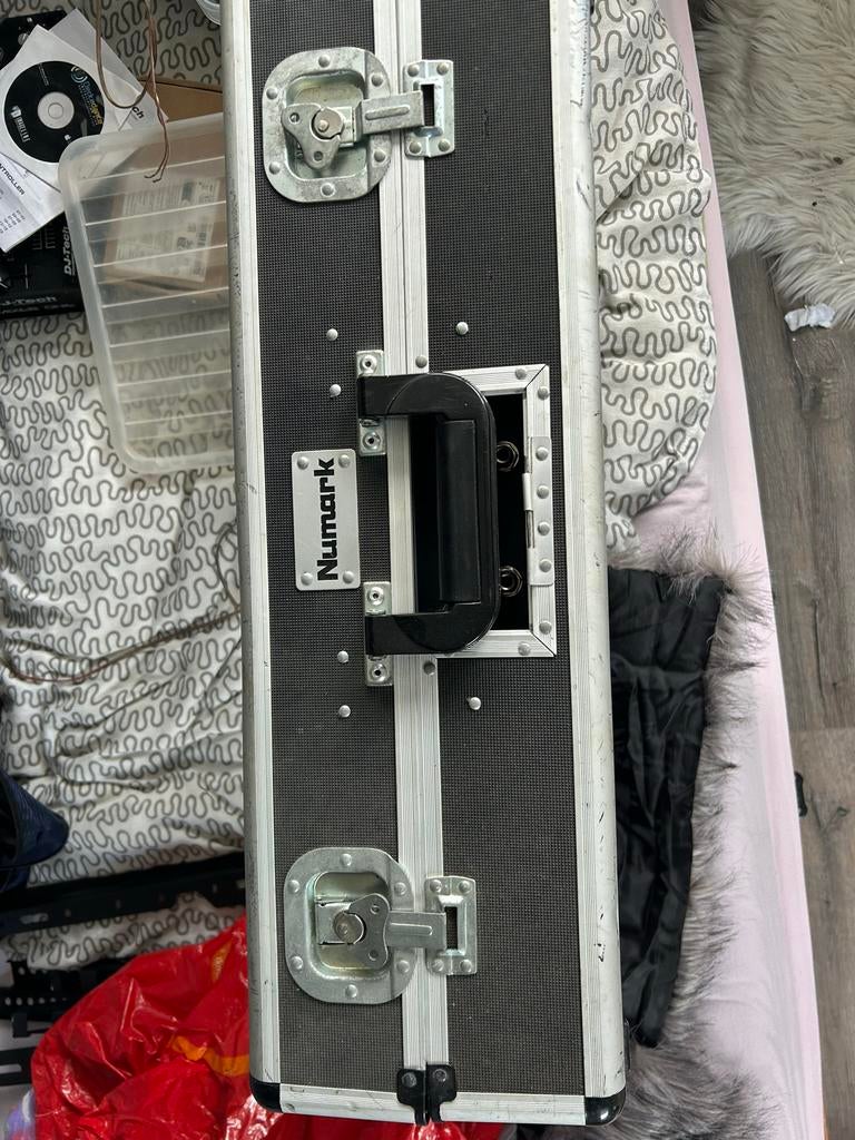 Numark DJ-set met dubbele CD-speler en mixer in flightcase, Ophalen, Gebruikt, Dj-set, Numark