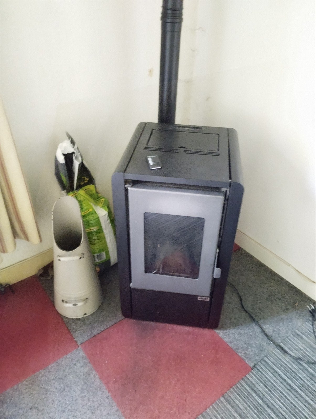 Artel 5 kw pelletkachel. kleur antraciet. bijna 5 jaar oud., Ophalen, Gebruikt, Overige brandstoffen, Pelletkachel