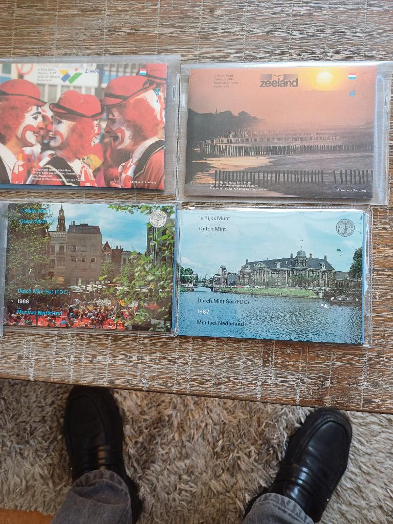 MUNTEN  mapjes, Ophalen of Verzenden, Koningin Beatrix, Overige waardes, Setje