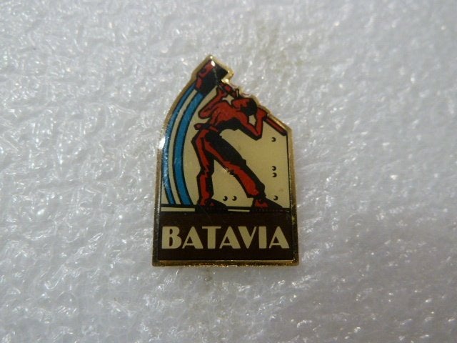 Vintage Batavia Speldje - Man met Bijl, Ophalen of Verzenden, Gebruikt, Overige onderwerpen, Speldje of Pin