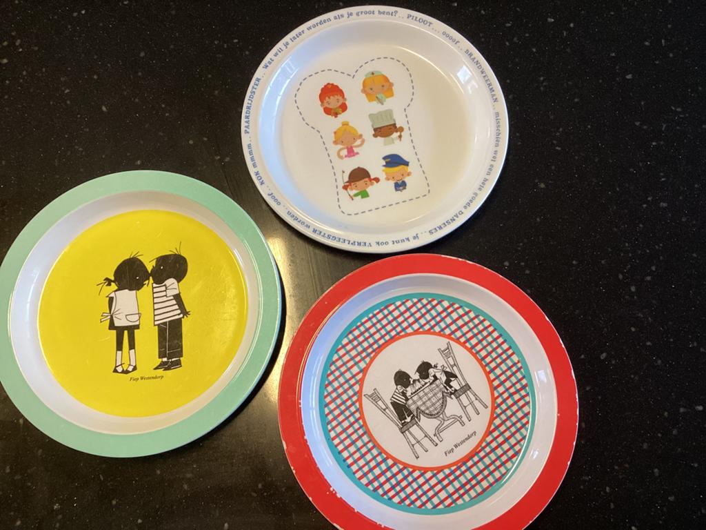 5 plastic borden, Ophalen, Overige materialen, Gebruikt, Bord(en)