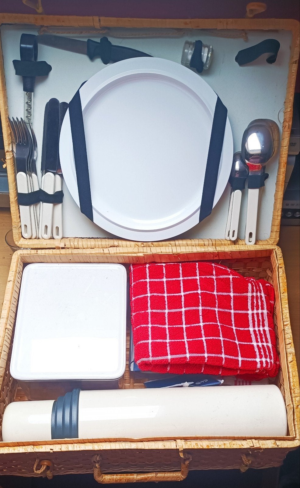 Complete picknickmand met servies en accessoires, Ophalen of Verzenden, Gebruikt