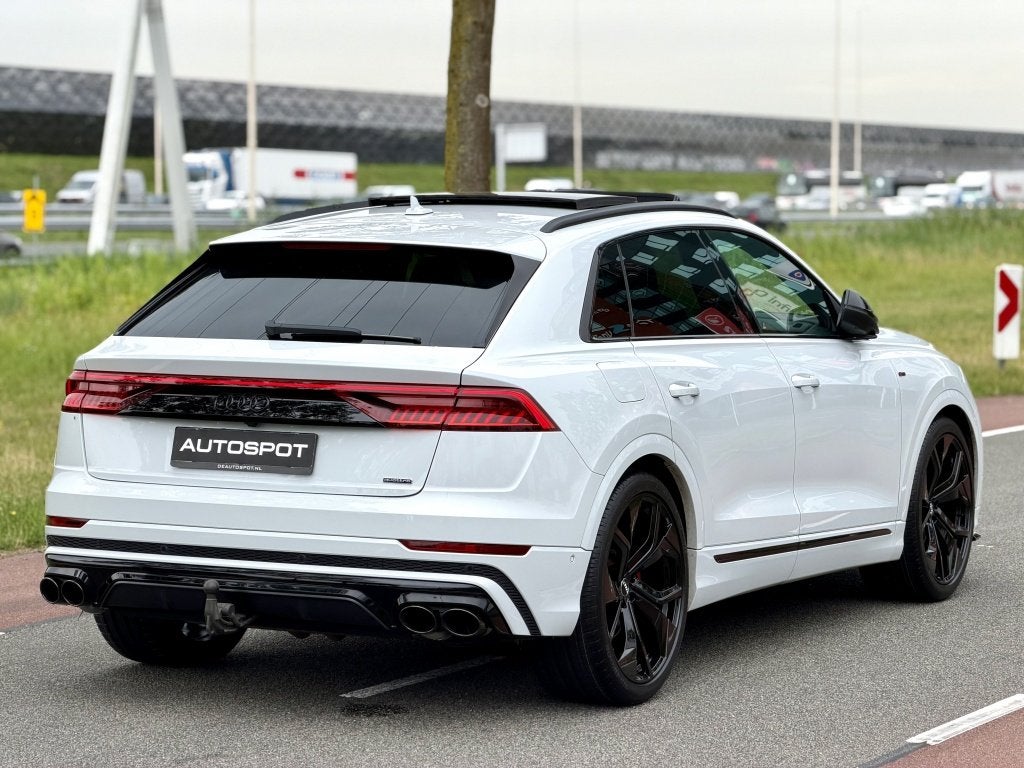 Audi Q8 55 TFSI e Quattro S-Line Pano Rs Zetels SQ8 Softclos, Auto's, Audi, Automaat, Gebruikt, 2995 cc, 2800 kg