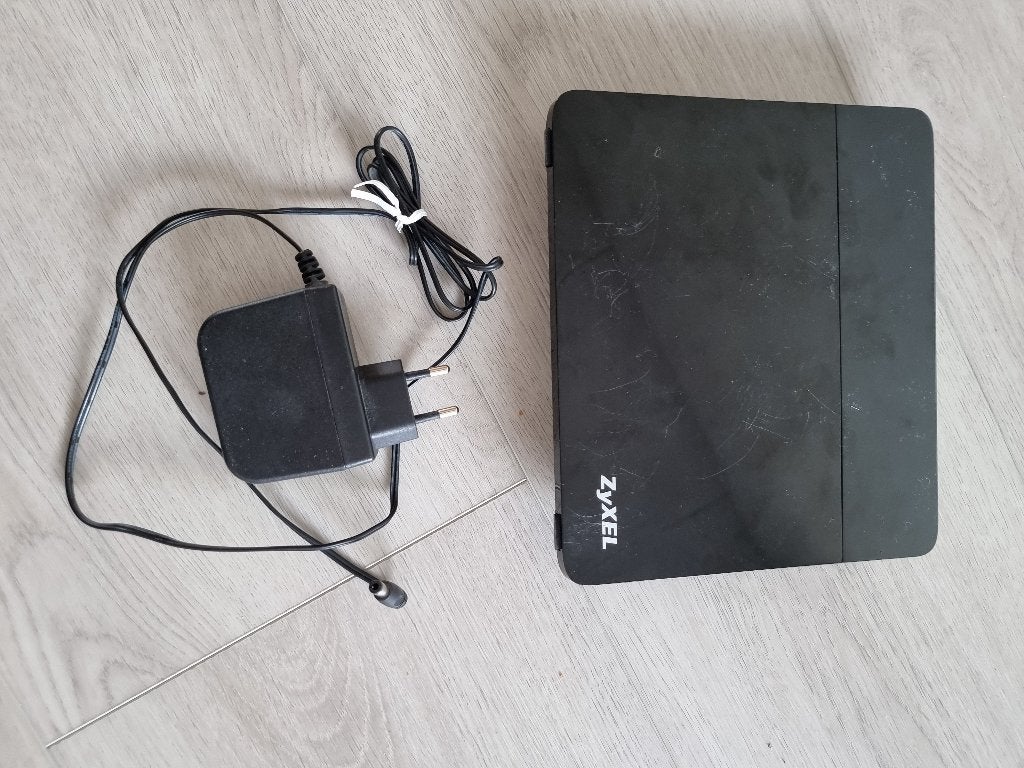 Te koop: Zyxel VMG8324-B10A Modem/Router, Computers en Software, Ophalen, Gebruikt, Router met modem, ZyXEL