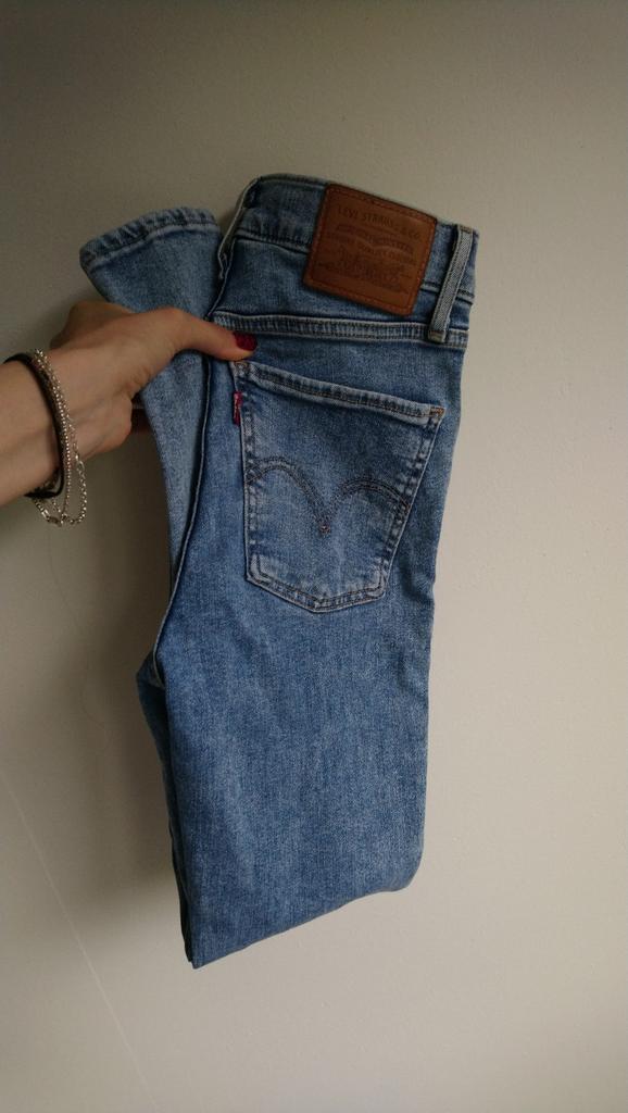 Levi's jince 25, Blauw, Levv, Ophalen of Verzenden, Zo goed als nieuw