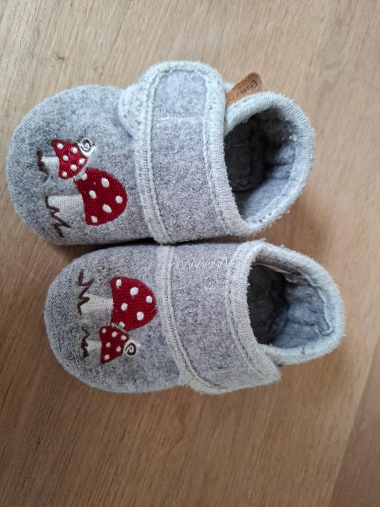 Enfant pantoffels 23/24, Ophalen of Verzenden, Gebruikt, Jongetje of Meisje, Slofjes