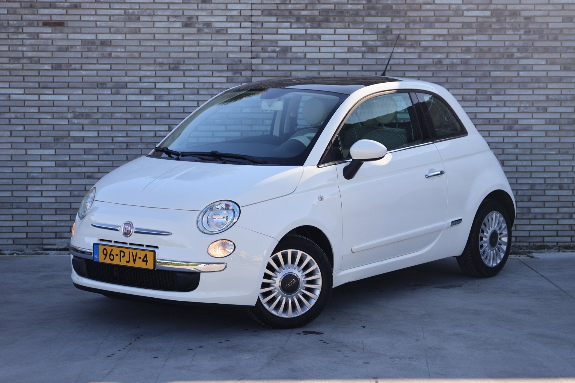 Fiat 500 1.2 Lounge * PANORAMA * AUTOMAAT * CLIMATE CONTROLE, Auto's, Euro 5, Stof, Gebruikt, 4 cilinders