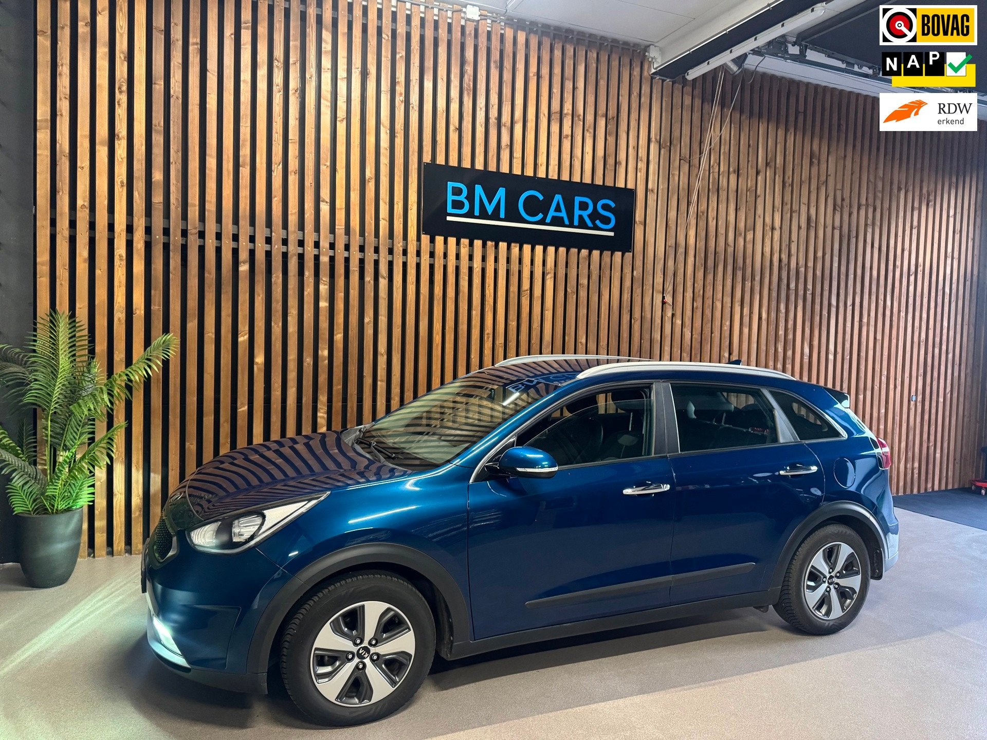 Kia Niro 1.6 GDi Hybrid First Edition Camera,Trekhaak, Auto's, Parkeersensor, Gebruikt, Euro 6, Blauw