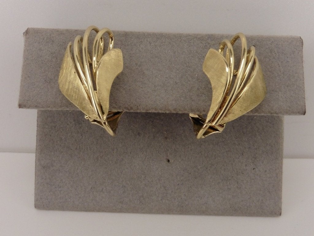 Gouden oorclips                                         G111
