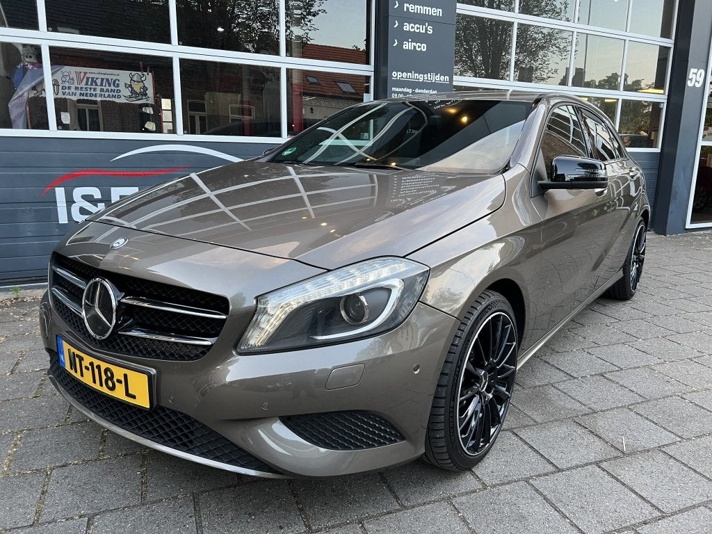 Mercedes-Benz A-Klasse 180 Prestige Airco (bj 2013), Emergency brake assist, Gebruikt, 4 cilinders, Leder en Stof