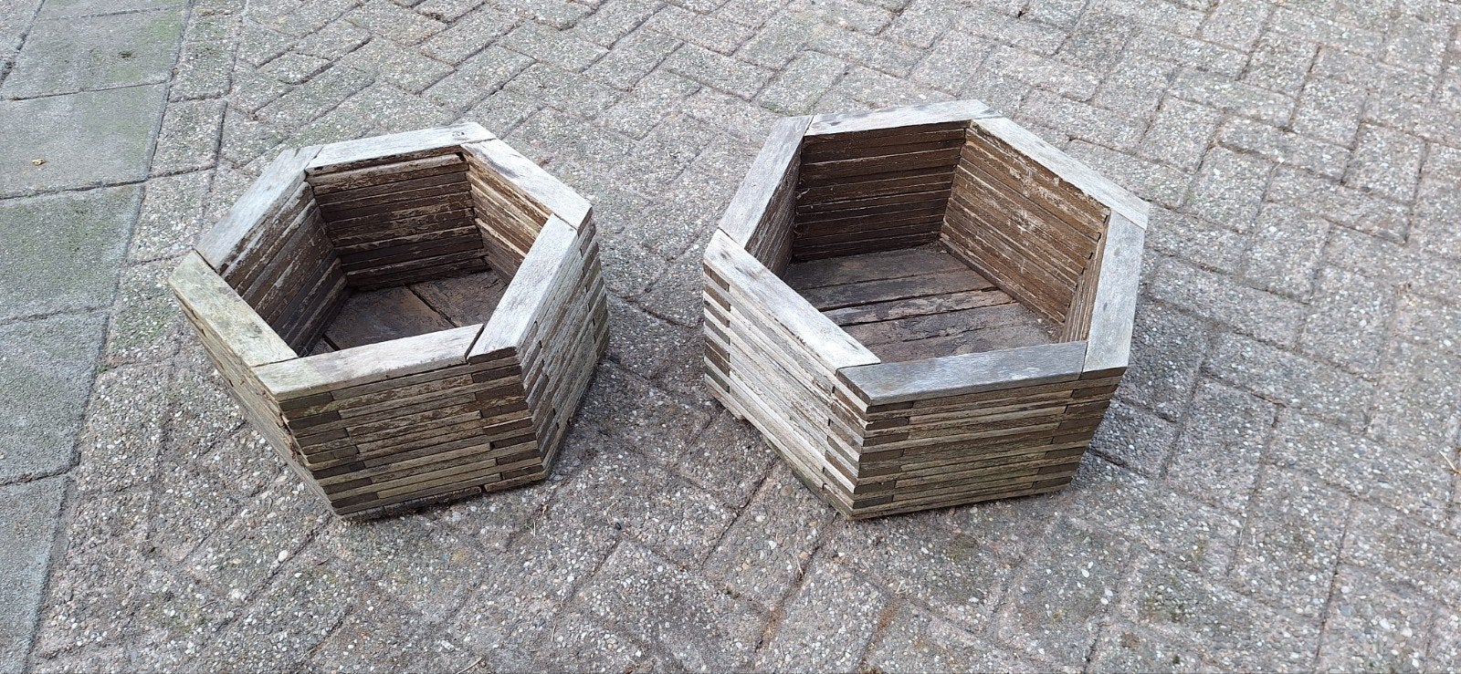 Gratis twee Houten plantenbakken, Tuin en Terras, Bloembakken en Plantenbakken, Ophalen, Gebruikt, Minder dan 30 cm, Minder dan 60 cm