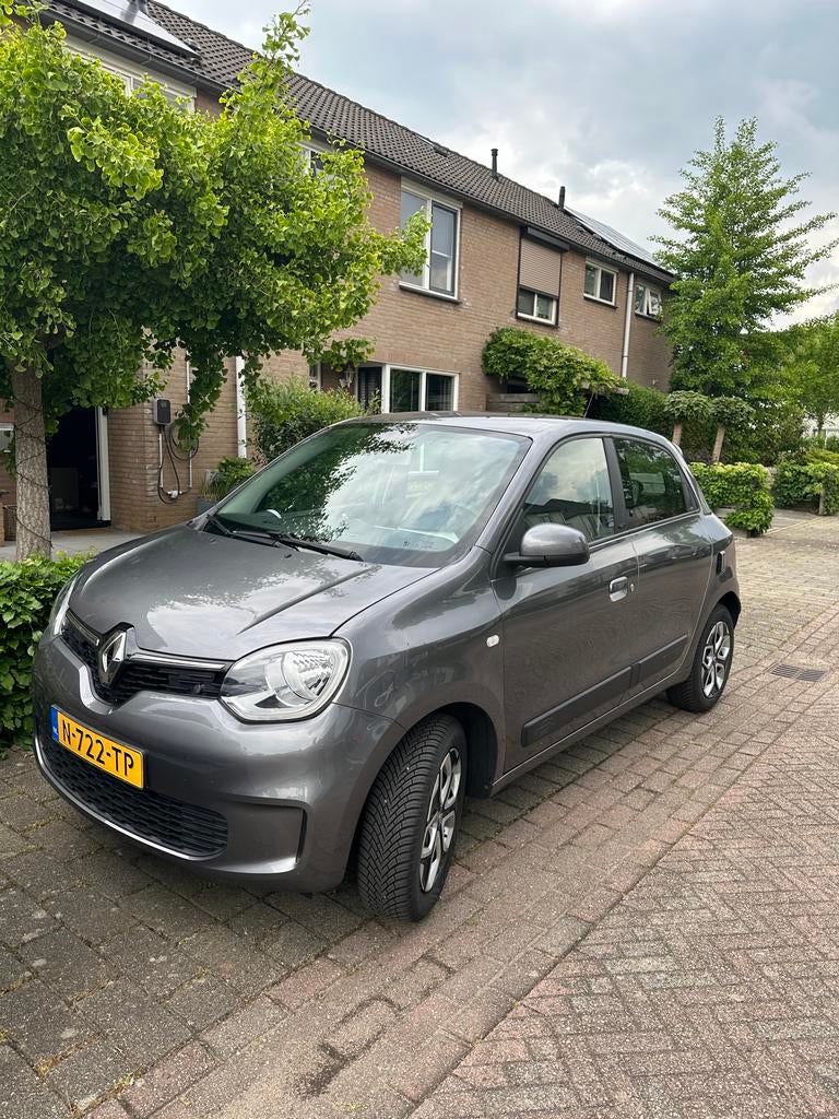 Renault Twingo R80 elektr 82pk 2022 1e eigenaar incl accu!!!, Auto's, Renault, Automaat, Parkeersensor, 37 €/maand, Origineel Nederlands
