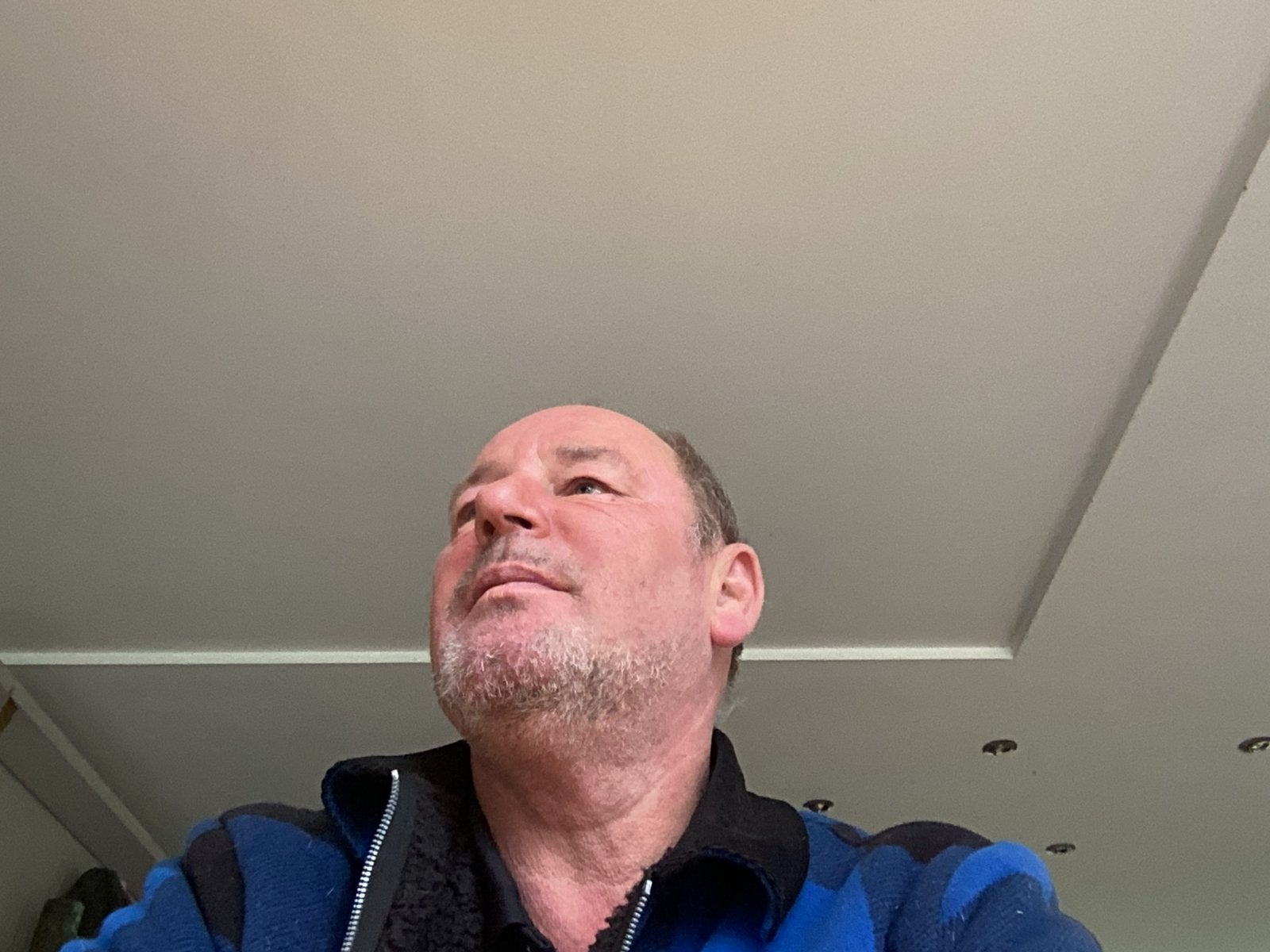 Vriendinnelijk contact gezocht