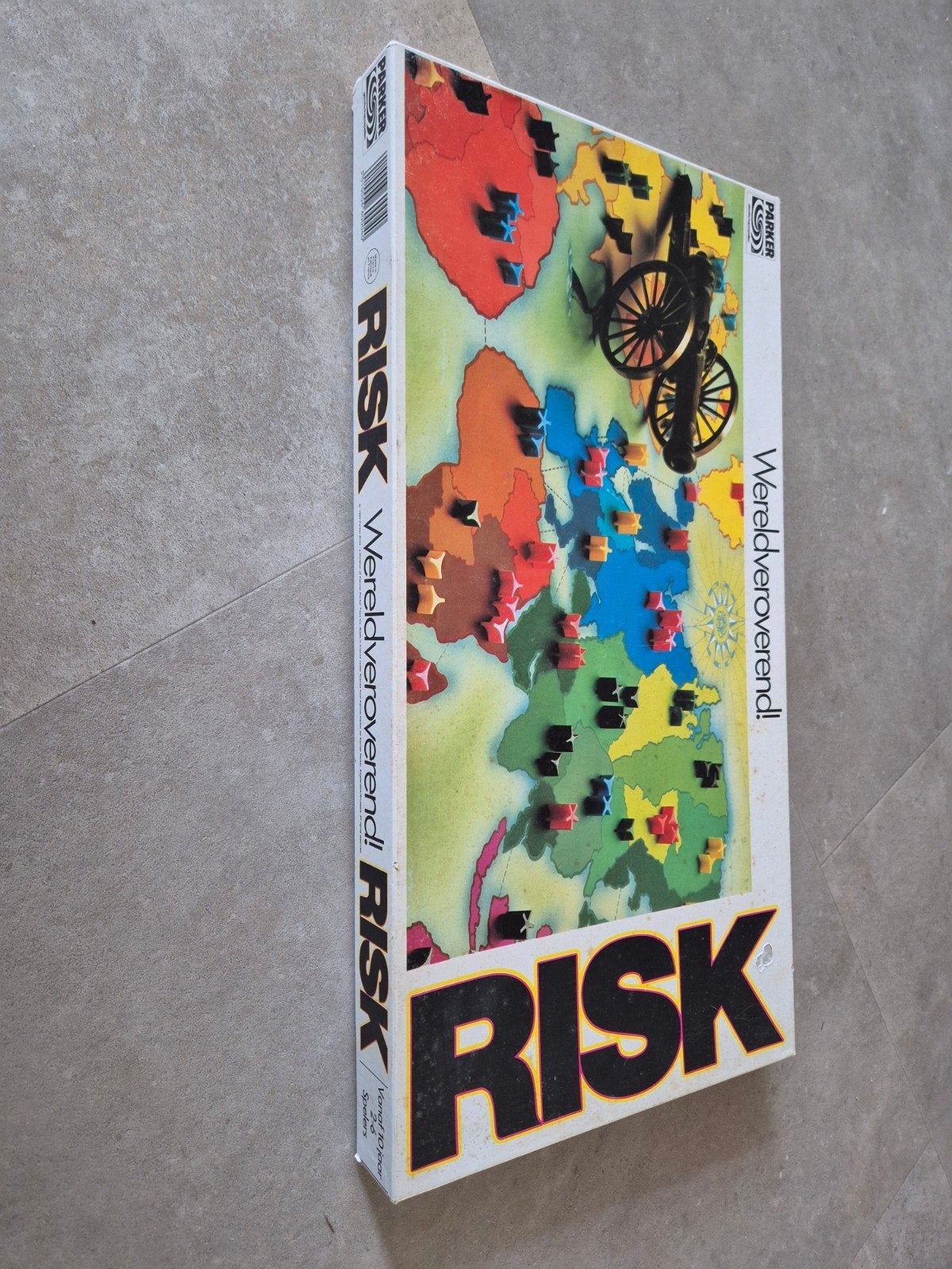 Mooie vintage Risk bordspel - complete staat, Vijf spelers of meer, Ophalen of Verzenden, Gebruikt, Parker