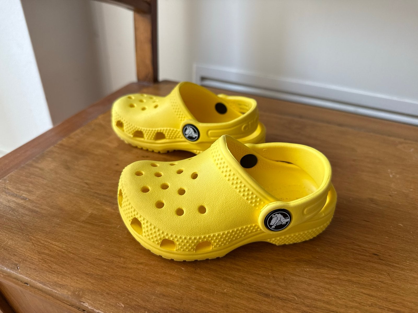 Gele Crocs voor kinderen - Maat 22/23 (C6), Ophalen of Verzenden, Gebruikt, Jongen of Meisje, Schoenen