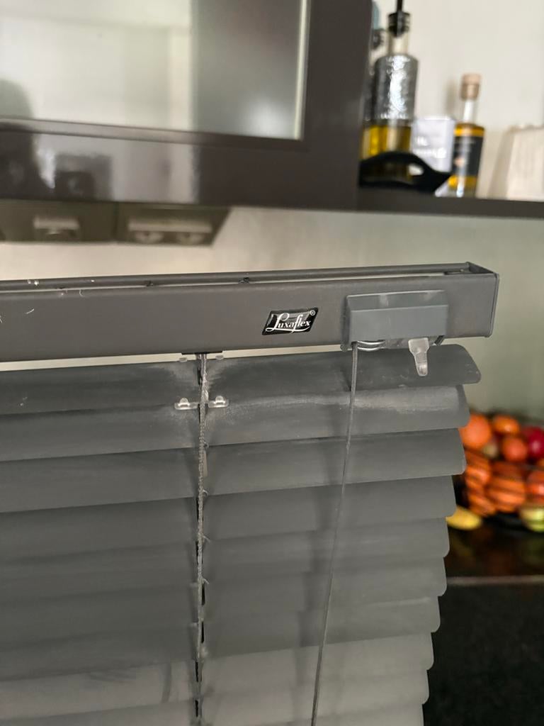 Aluminium grijze originele Luxaflex jaloezieën 240 cm hoog, Ophalen, Gebruikt, Grijs