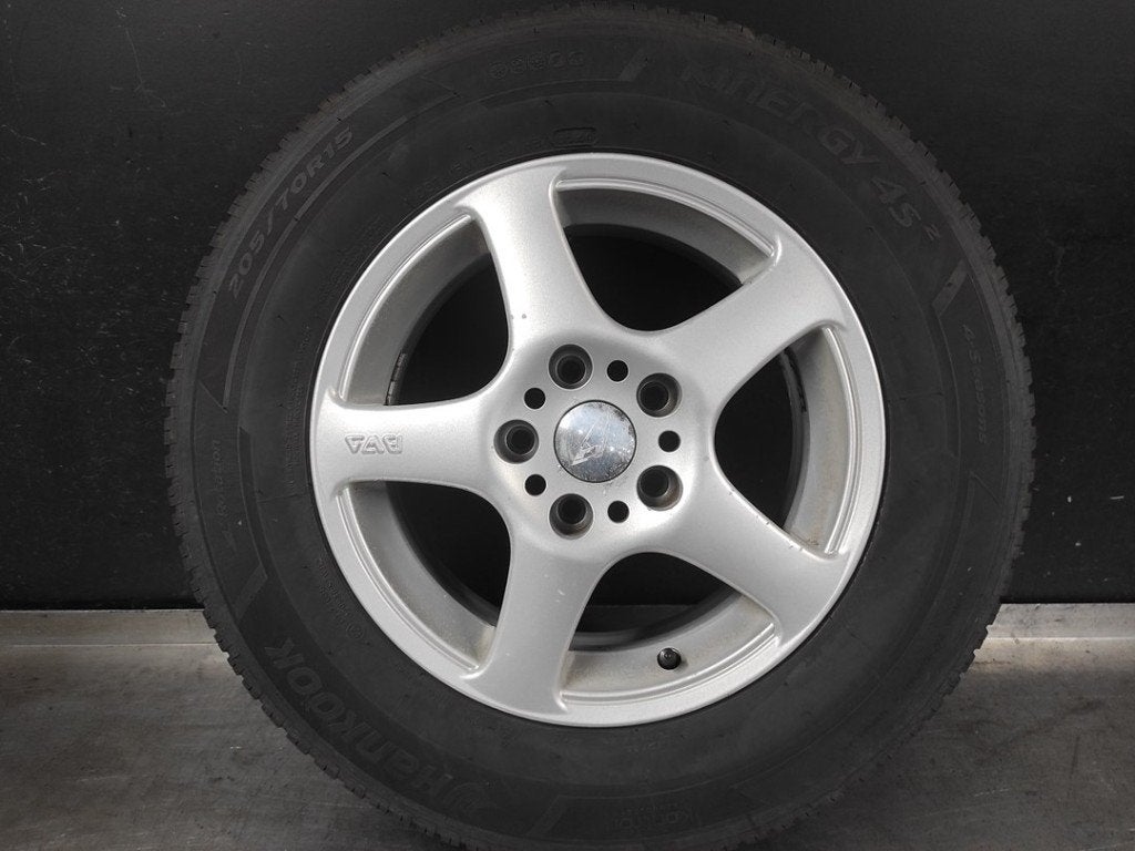 Velgen set + banden Daihatsu Terios (205-70-R15), Gebruikt, 15 inch, Banden en Velgen, All Season
