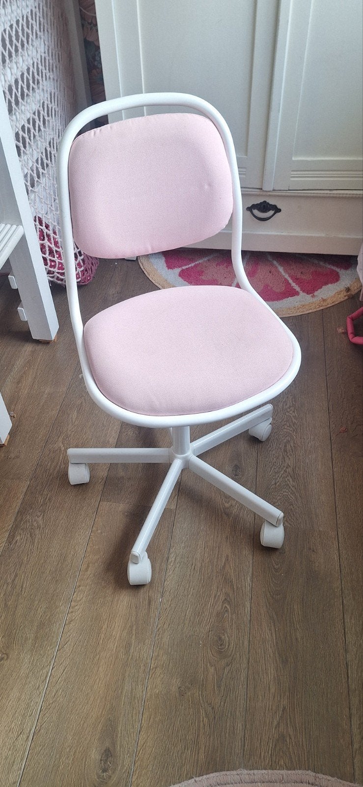 IKEA ÖRFJÄLL Kinderbureaustoel - Roze, in hoogte verstelbaar, Huis en Inrichting, Bureaustoelen, Ophalen, Gebruikt, Roze, Bureaustoel