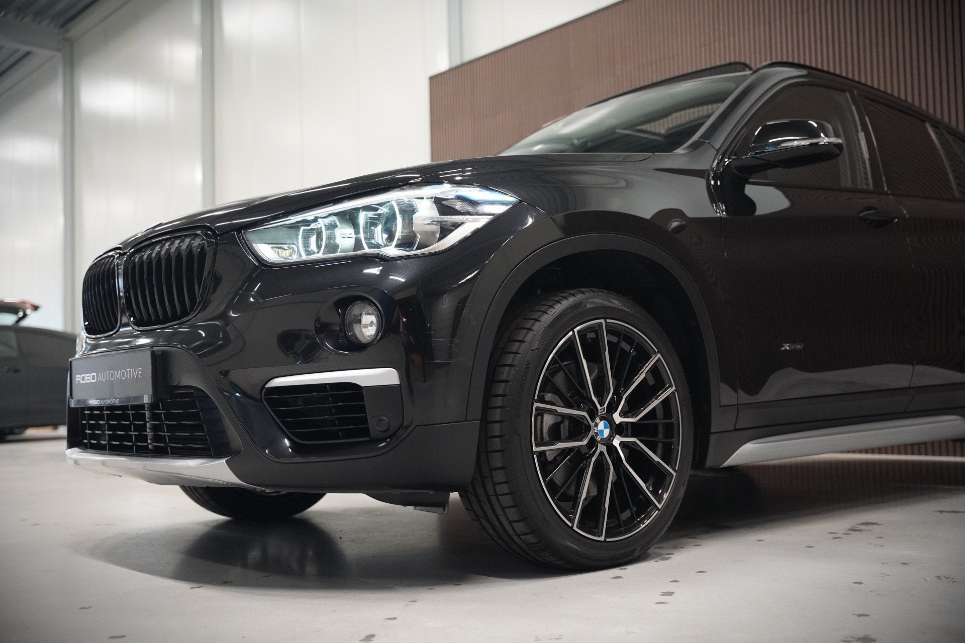Foto 15 van BMW X1 xDrive20i High Executive | Panoramadak | Head-Up Disp