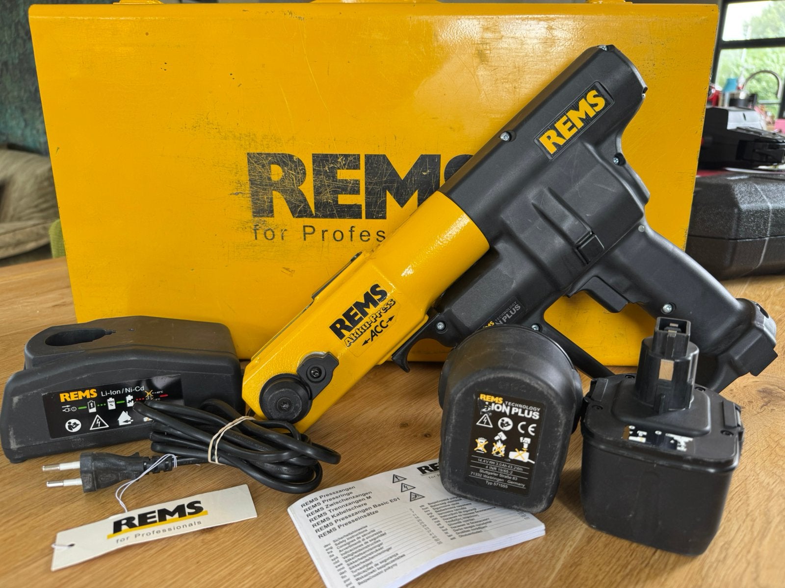 Rems akku-press ACC, Doe-het-zelf en Verbouw, Ophalen, Zo goed als nieuw
