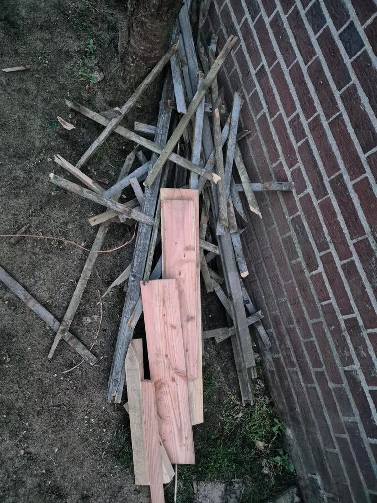 Gratis stookhout ophalen, Tuin en Terras, Minder dan 3 m³, Ophalen, Overige houtsoorten, Blokken