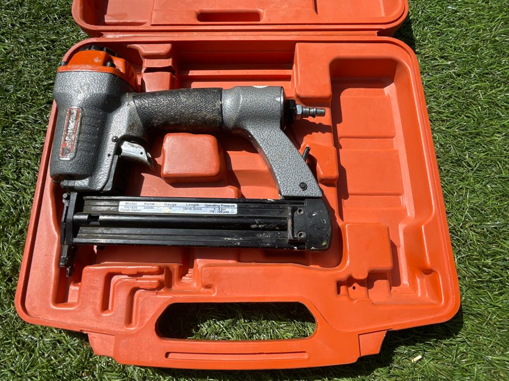Senco Finish Nailer FN1835 met koffer, Ophalen, Gebruikt