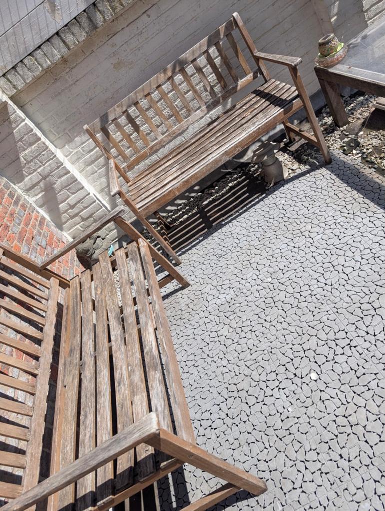 2 houten tuinbankjes - opknapbeurt nodig, Tuin en Terras, Tuinbanken, Gebruikt, Hout, Ophalen