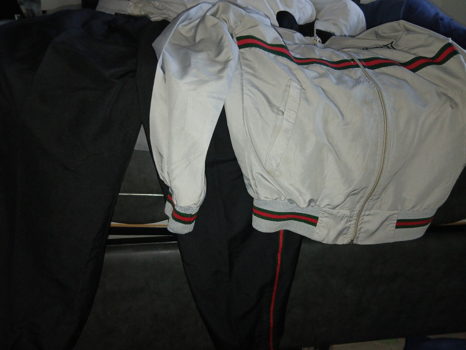 Gucci trainingspak (jasje en broek), Kinderen en Baby's, Kinderkleding | Maat 92, Ophalen of Verzenden