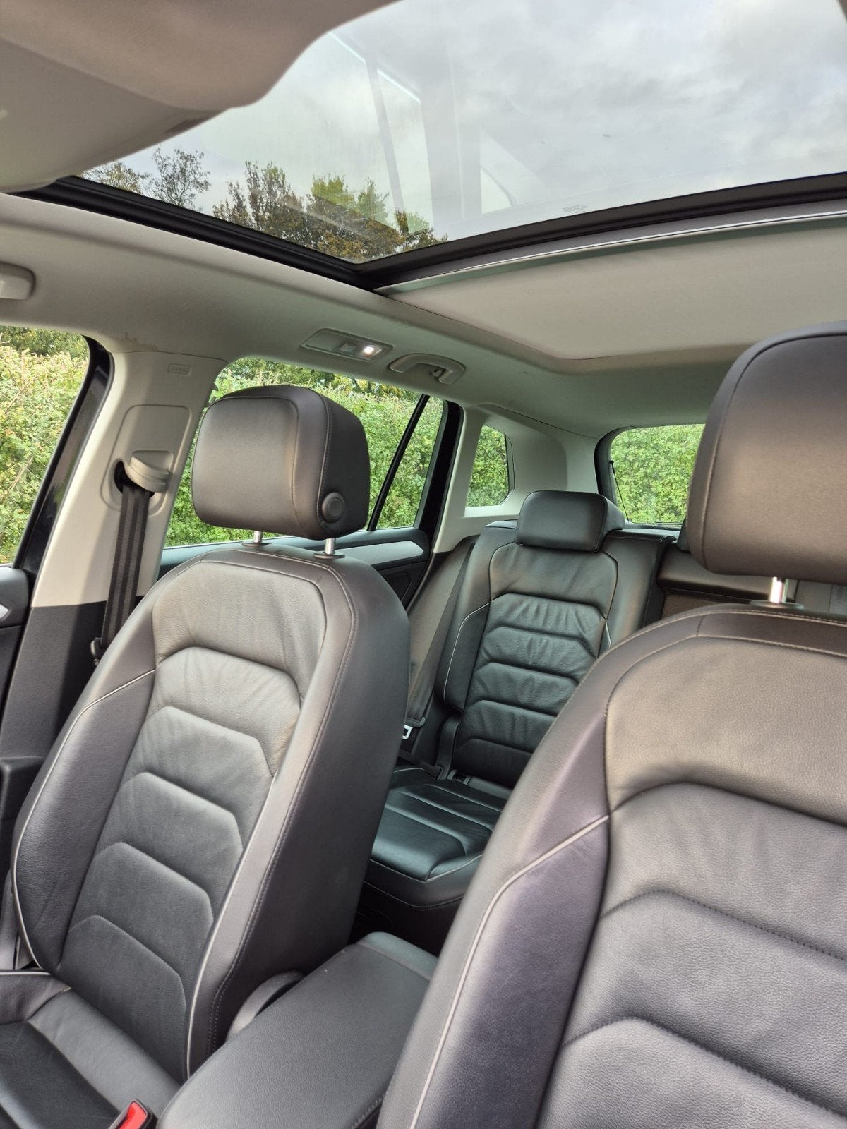 Volkswagen Tiguan 1.5 TSI ACT 150pk 2019 Zwart//leder, Auto's, Voorwielaandrijving, Parkeerassistent, Zwart, 4 cilinders