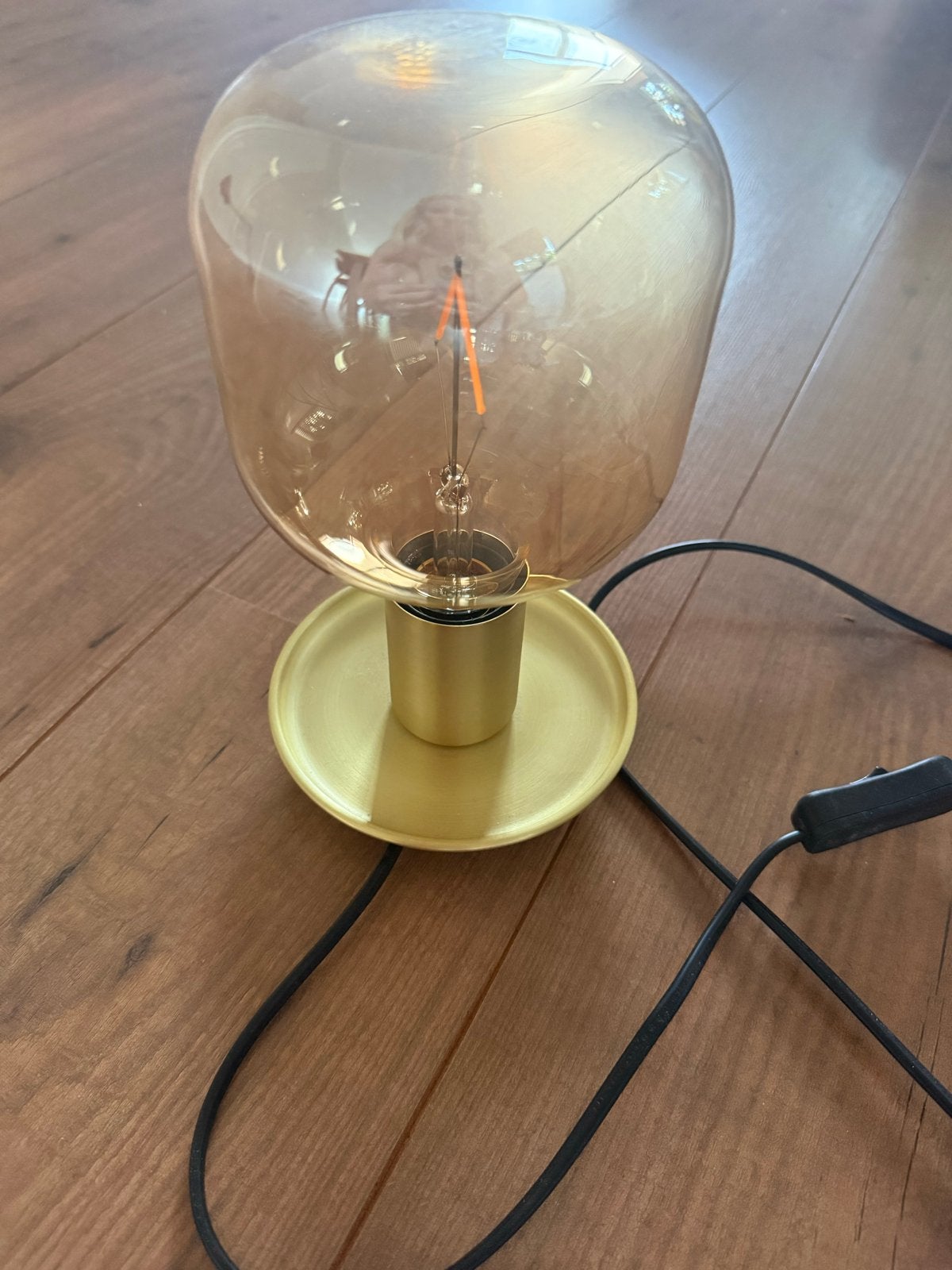 Gouden tafellamp met grote LED filament lamp IKEA, Ophalen, Zo goed als nieuw, Metaal